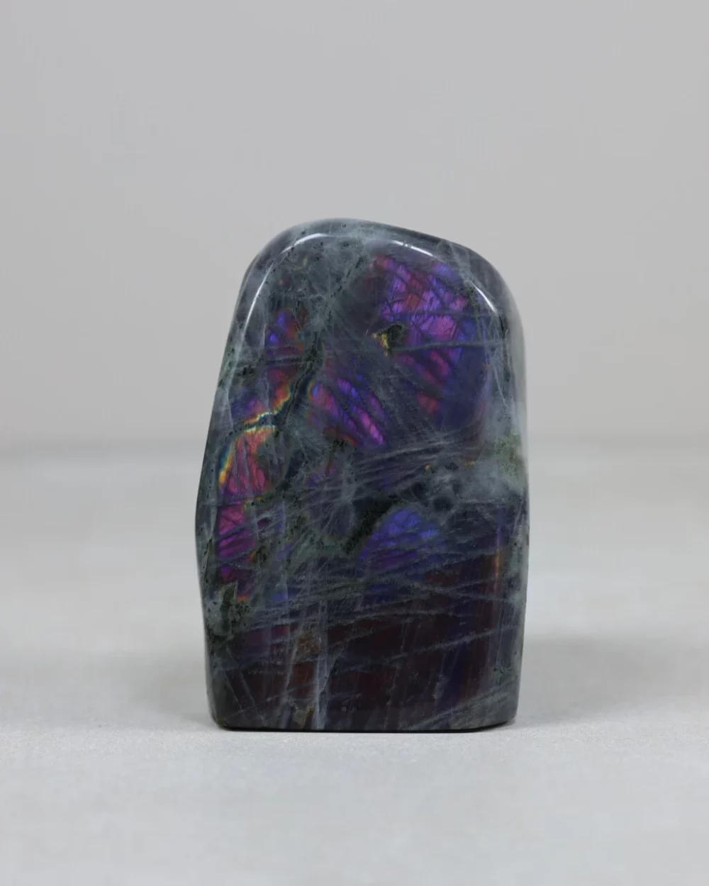 Labradoriet, purple aurora