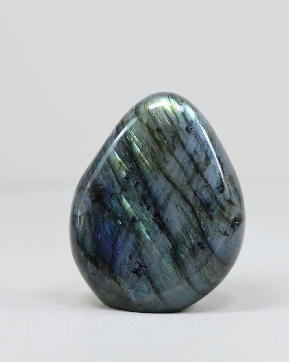 Labradoriet, blue aurora