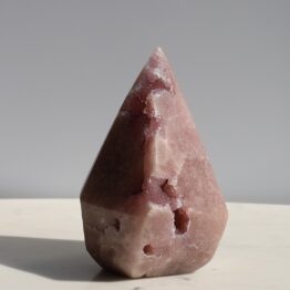 Roze amethist sculptuur