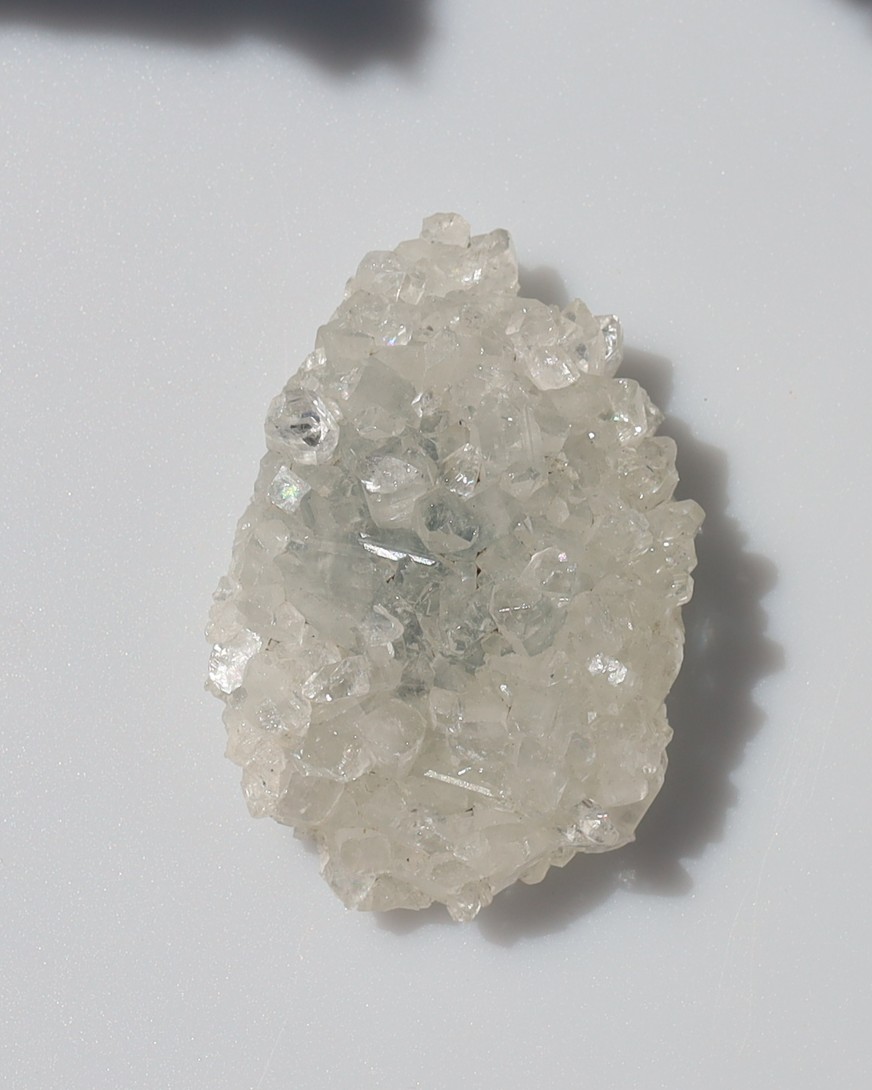 Apofylliet cluster | wit