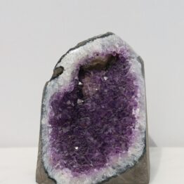 Amethist op standvlak | Sanctuary Stone