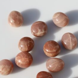 Zonne-maansteen trommelsteen