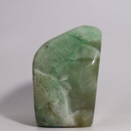 Groene granaat sculptuur