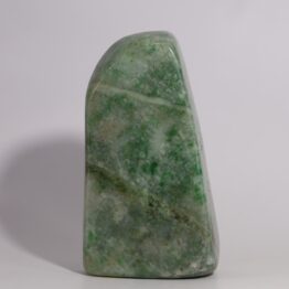 Groene granaat sculptuur