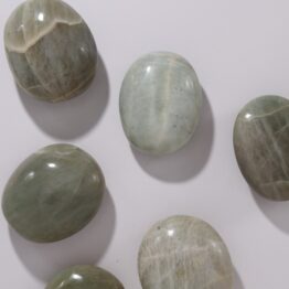 Maansteen handsteen | Garniëriet | Groen